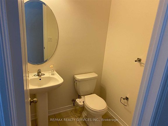 4th image of 43 Hogan Manor Dr