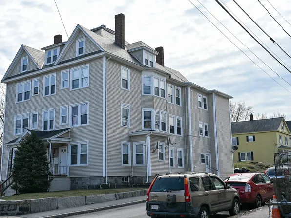 781 Lawrence St, Lowell, MA 01852