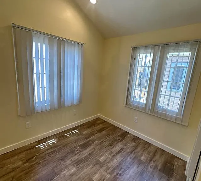 2401 W 10th St — Photo 5