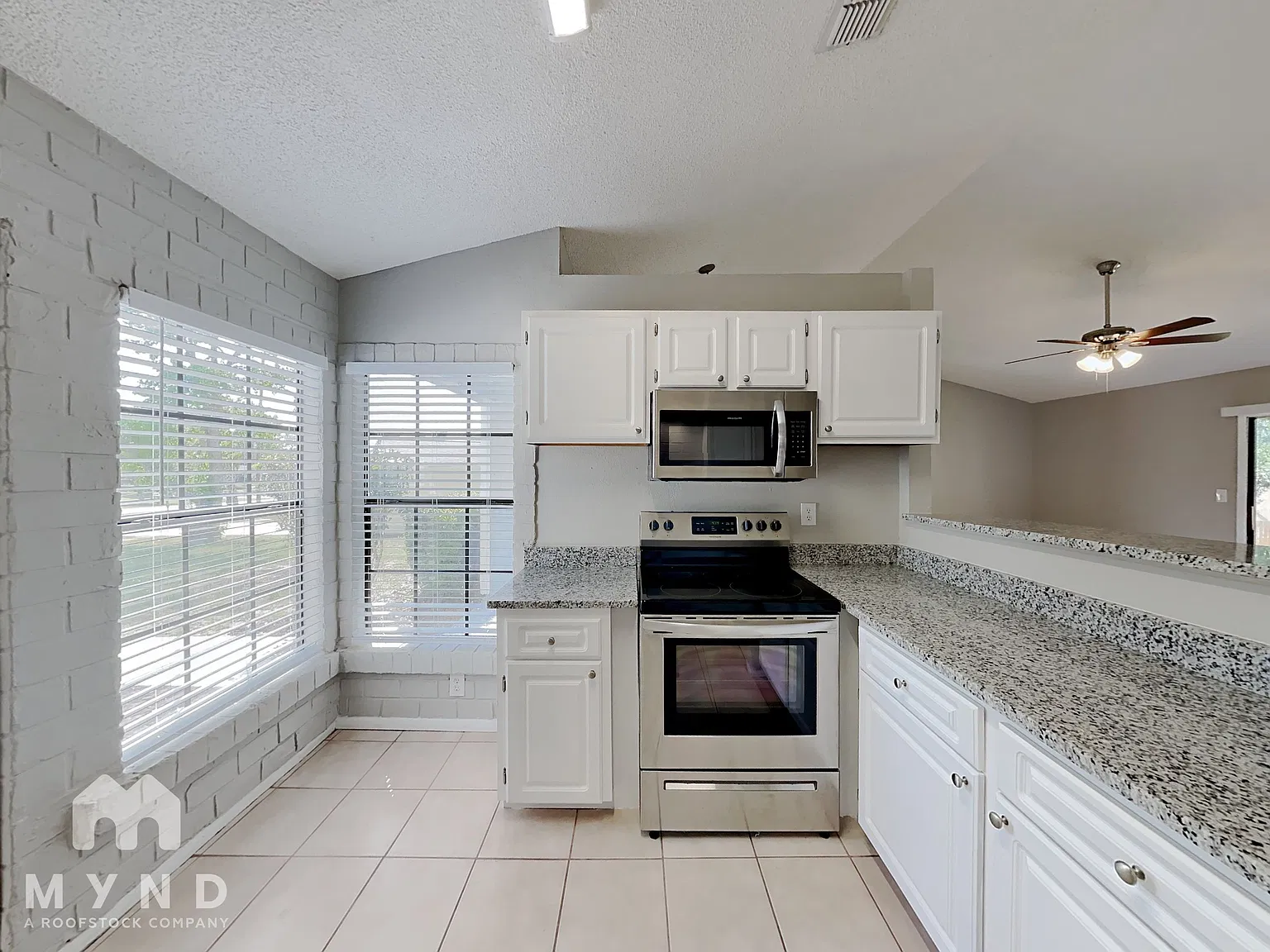 3 bed, 2.0 bath, 1268 sqft, $1,825 — Photo 2