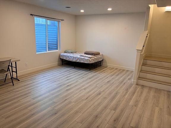 3rd image of 367 W Songbird Ln