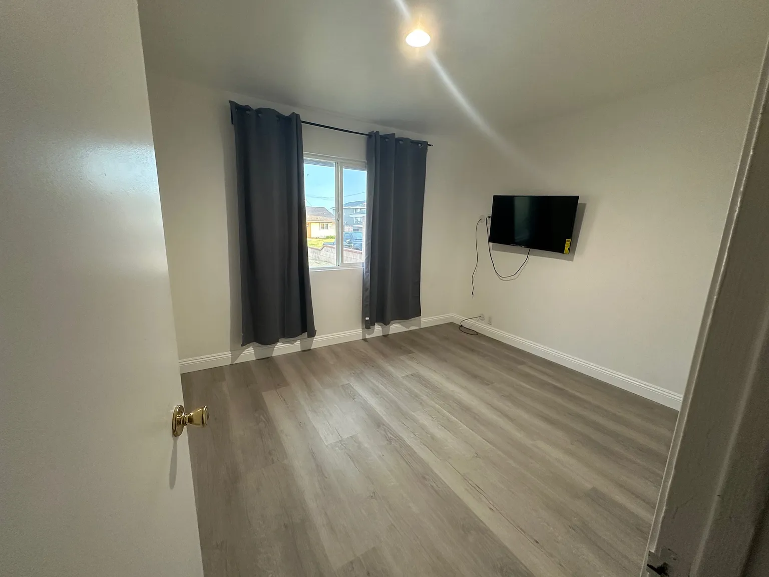 4 bed, 1488 sqft, $4,500 — Photo 2