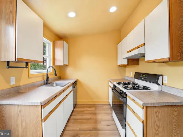 4420 Saint Davids St, Philadelphia, PA 19127