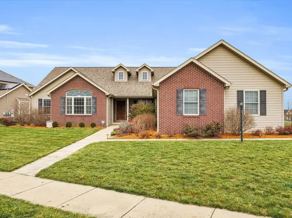 502 Capitol St, Savoy, IL 61874