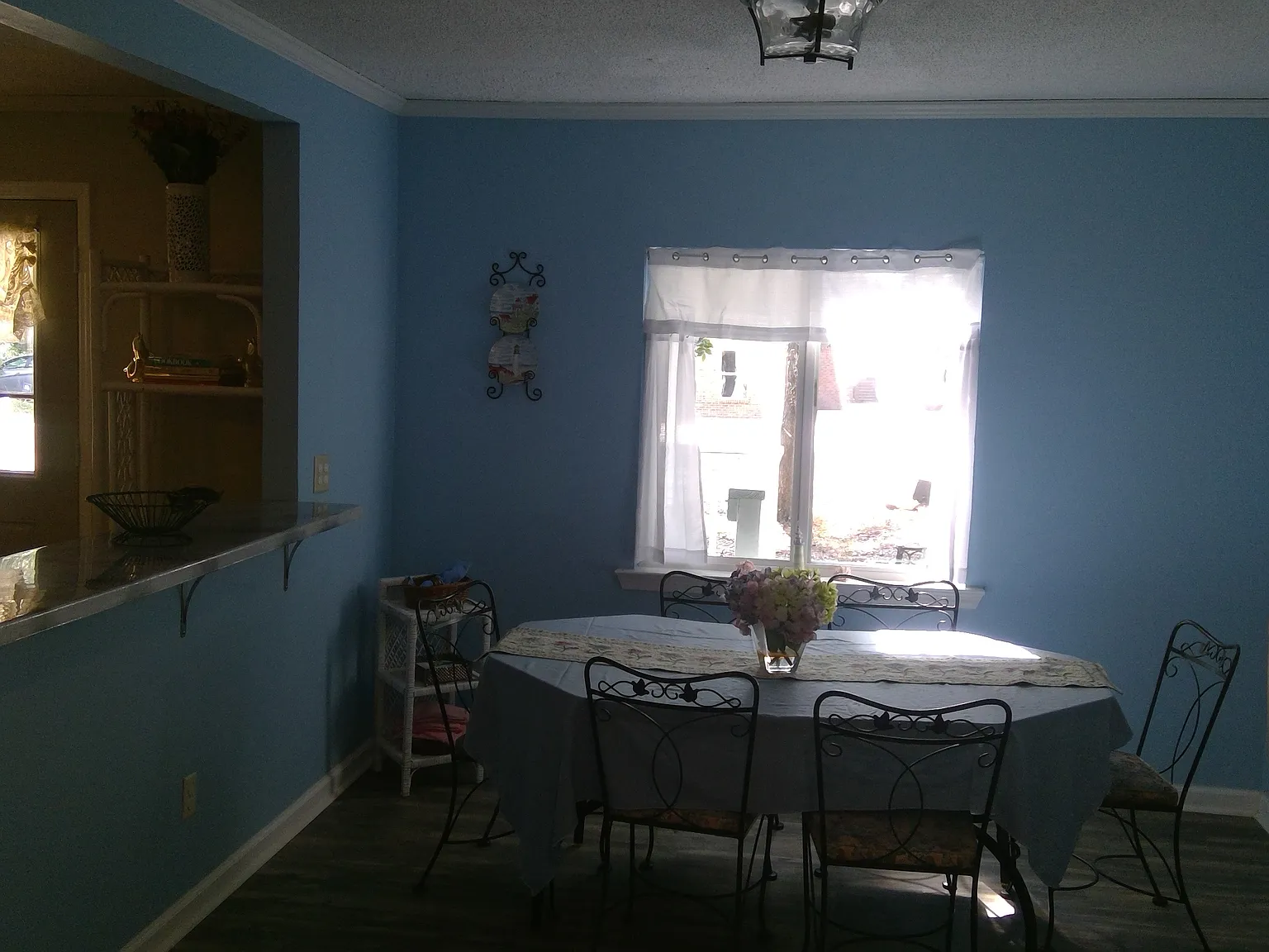 3 bed, 1600 sqft, $2,300 — Photo 3