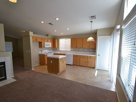 3rd image of 4917 Stonewood Way