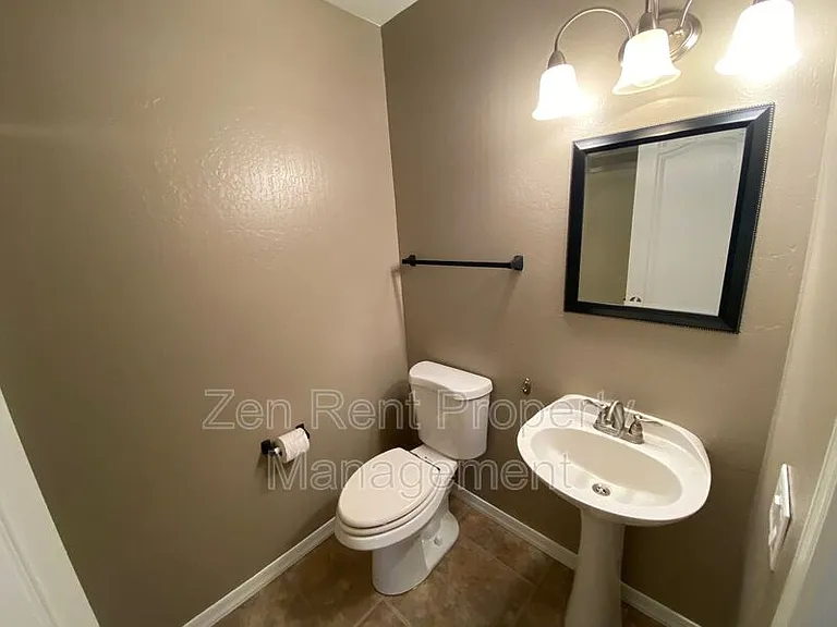 426 S Burk St — Photo 11