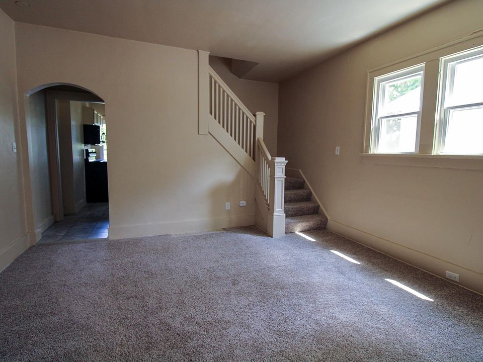 1st image of 2214 Glen Ct