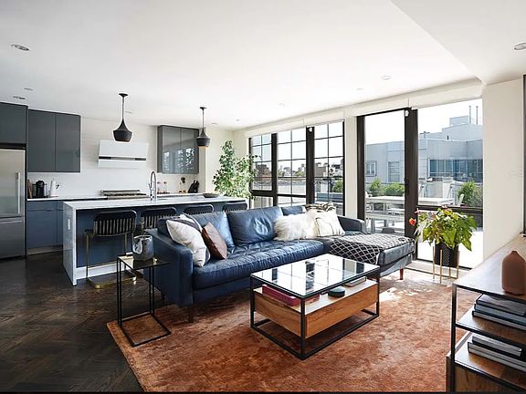 5th image of 245 Manhattan Ave #Pha