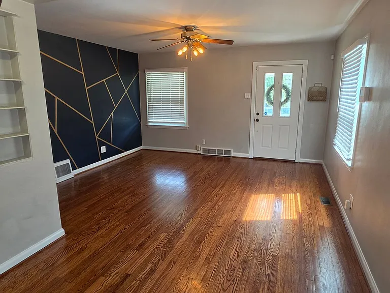 7047 Mardel Ave — Photo 6