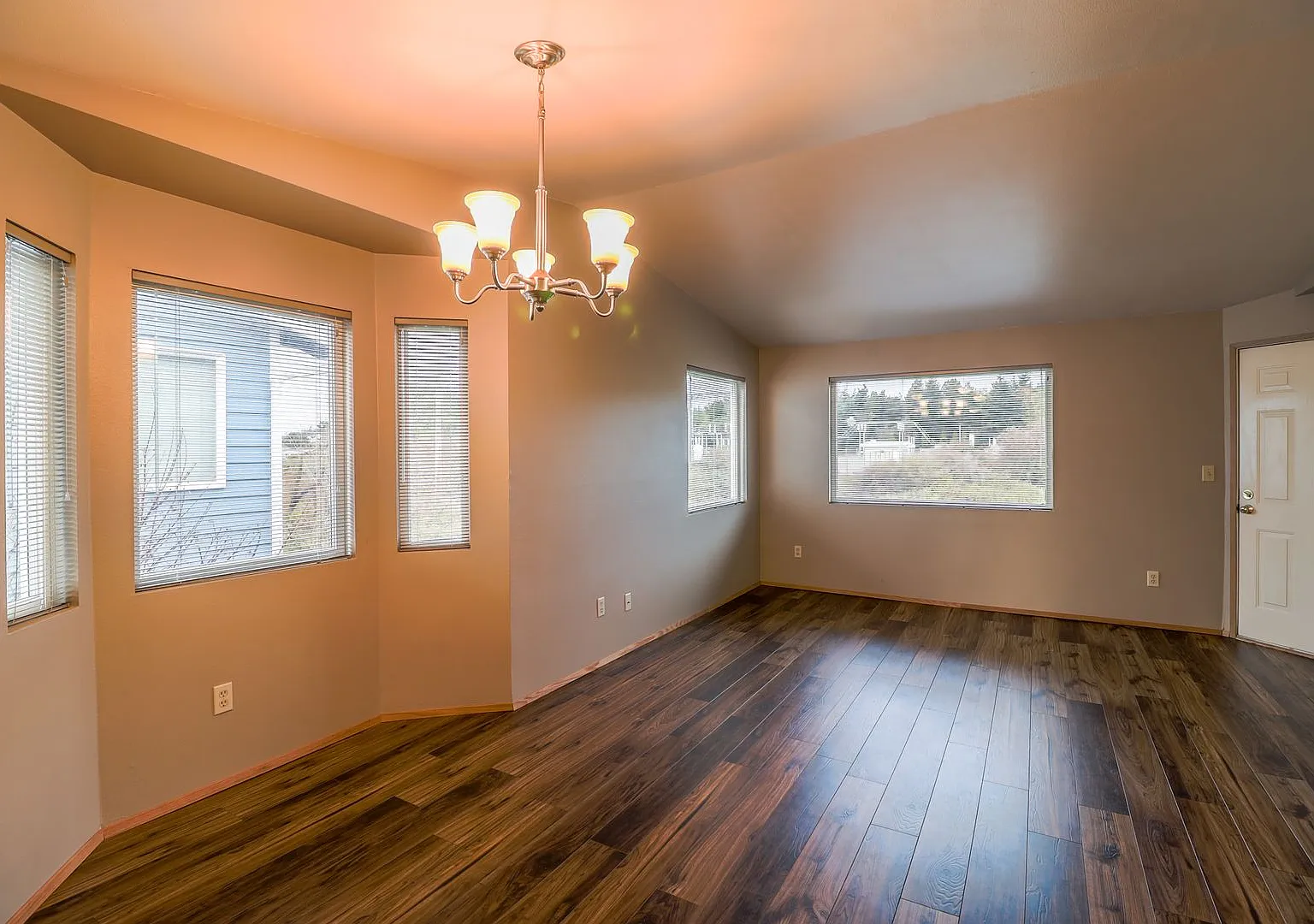 2 Bed 2 Bath - Park Location - NAS Whidbey — Photo 4