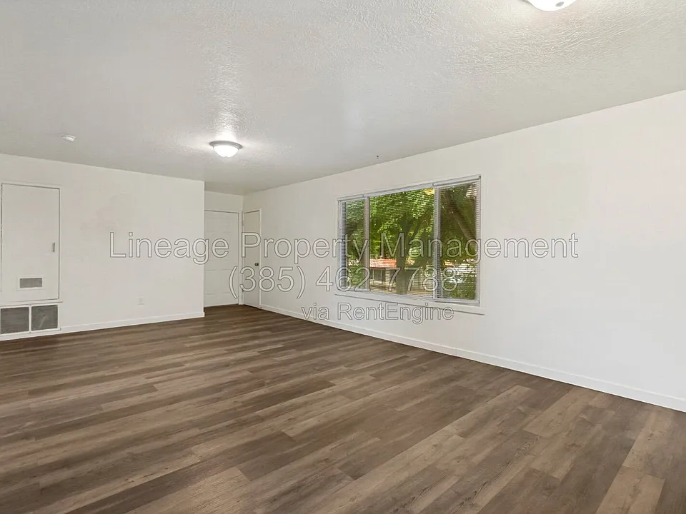 1054 W 1520 N #E