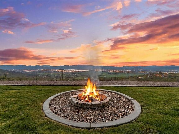 3rd image of 4002 Dry Creek Rd