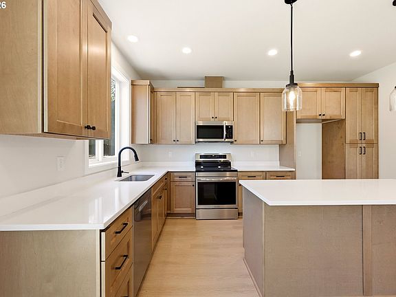4th image of 520 S Buxton St