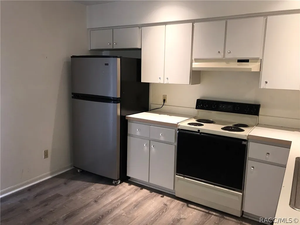 2 bed, 1.5 bath, 1074 sqft, $1,400 — Photo 4