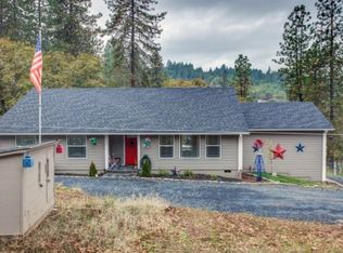 4180 Cloverlawn Dr, Grants Pass, OR 97527