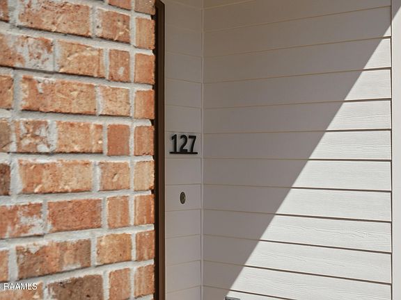 5th image of 127 Tonbridge Dr