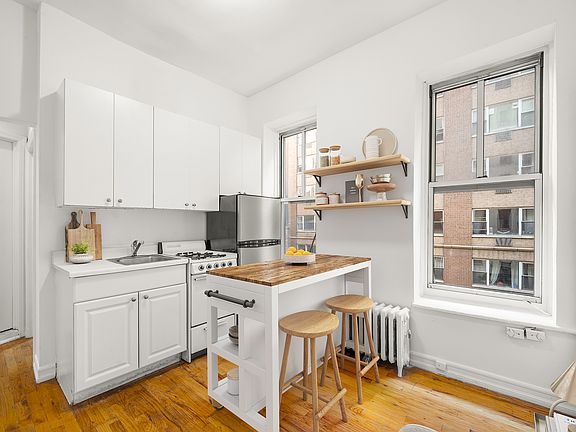 3rd image of 308 Mott St APT 6B