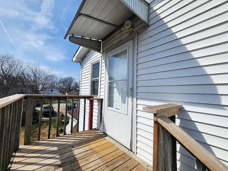 2615 S Center St — Photo 1