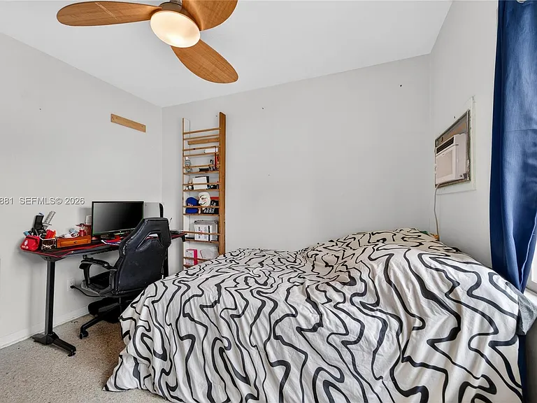 607 Coconut Ave N — Photo 22