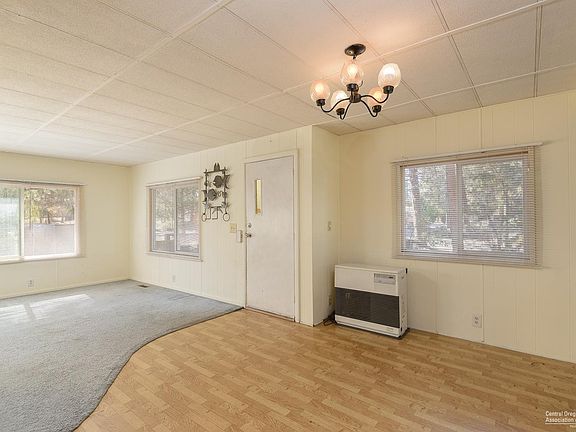 5th image of 61656 Woodriver Dr