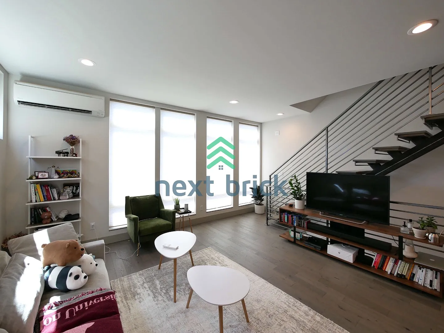 3Beds 2Baths Stunning Townhome in Seattle Available August 1 for Rent! — Photo 4