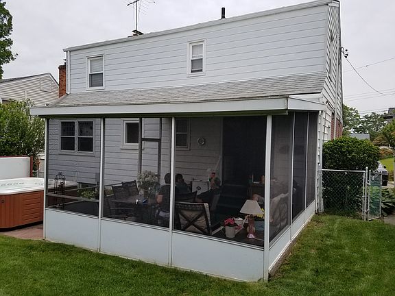 2nd image of 52 Howard Ave