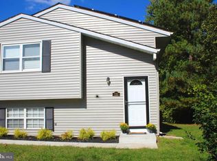 121 Forest Rd, Glen Burnie, MD 21060