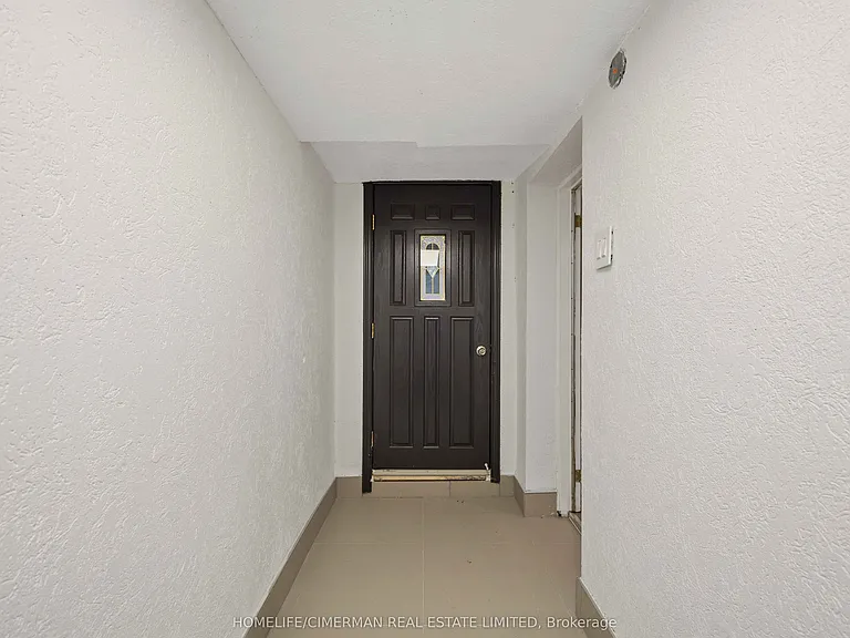 861 Ossington Ave #LOWER — Photo 2