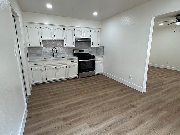 4th image of 2100 N Mora Ct
