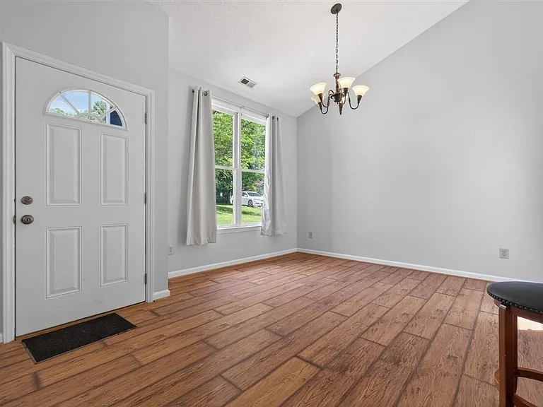 105 Ellsworth Pl — Photo 5