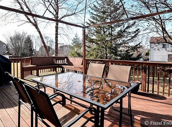 3rd image of 3960 Thornberry Way