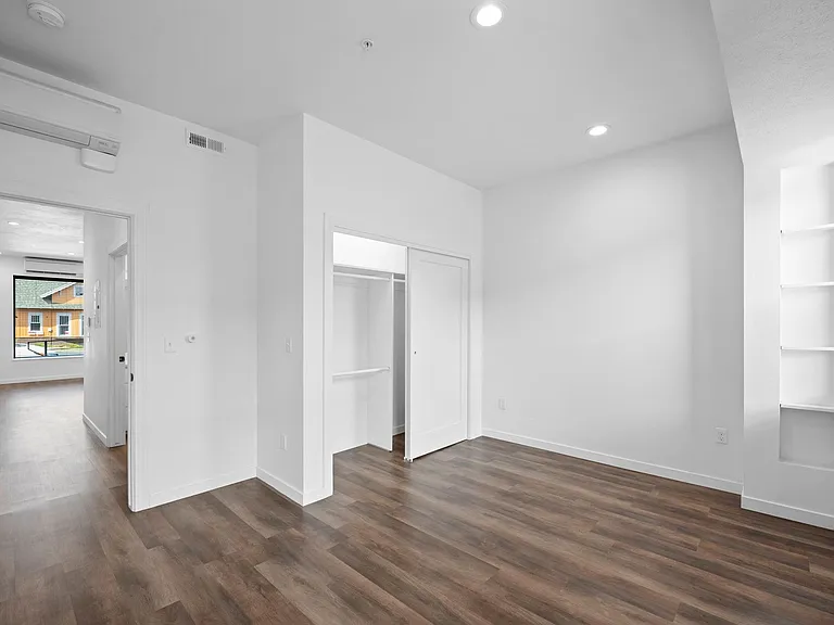 131 S Sherman St — Photo 22