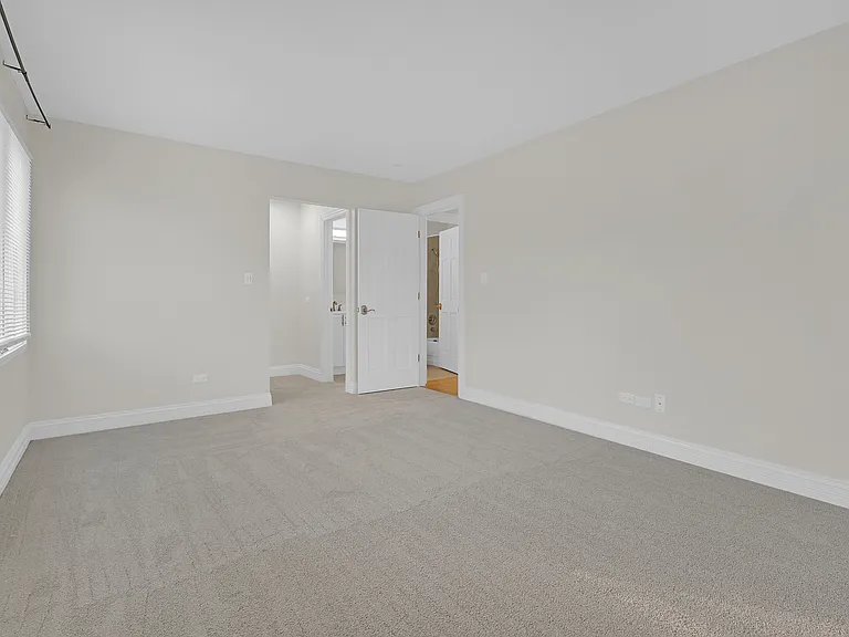 608 Inverrary Ln #608 — Photo 15