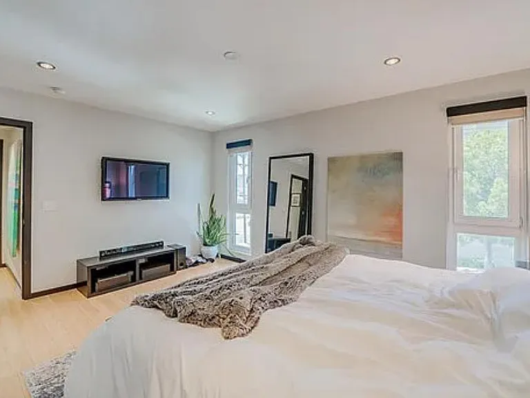 11789 Montana Ave #7 — Photo 6
