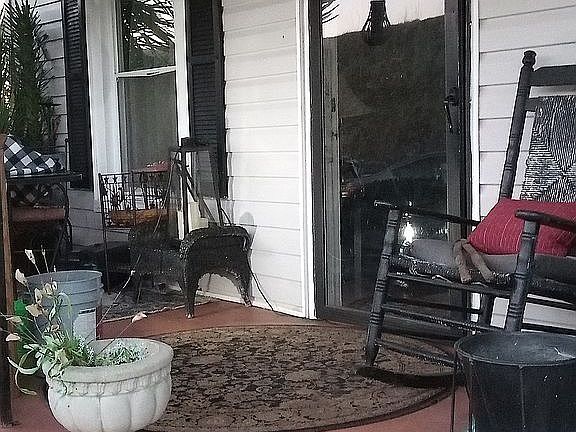 5th image of 1010 Canal Rd