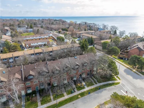45 Tradewind Dr, Oakville, ON L6L 6K9