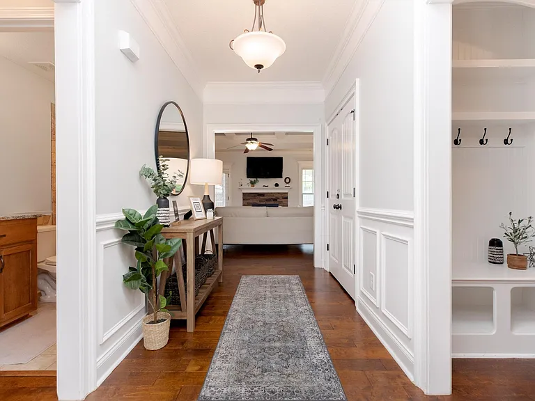Entryway w/Welcome guide to property