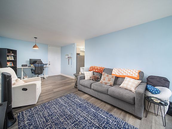 4th image of 1600 Wilikina Dr #404