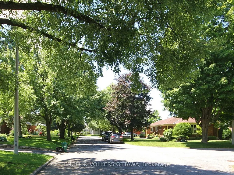 2073 Alton St #B — Photo 2