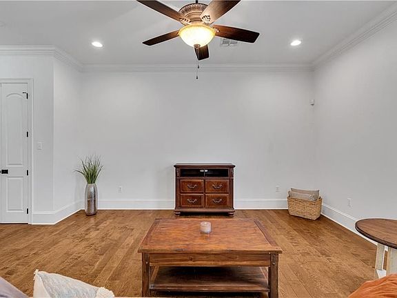4th image of 1633 1st St APT 202