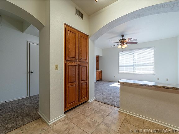 3rd image of 301 E Washington Ave #2008