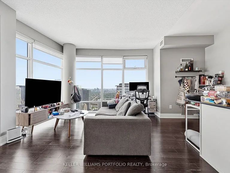 2191 Yonge St #4111 — Photo 16