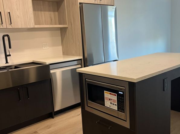 1 bedroom rental in Surrey — photo 12