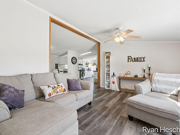 4th image of 8024 Scott Rd