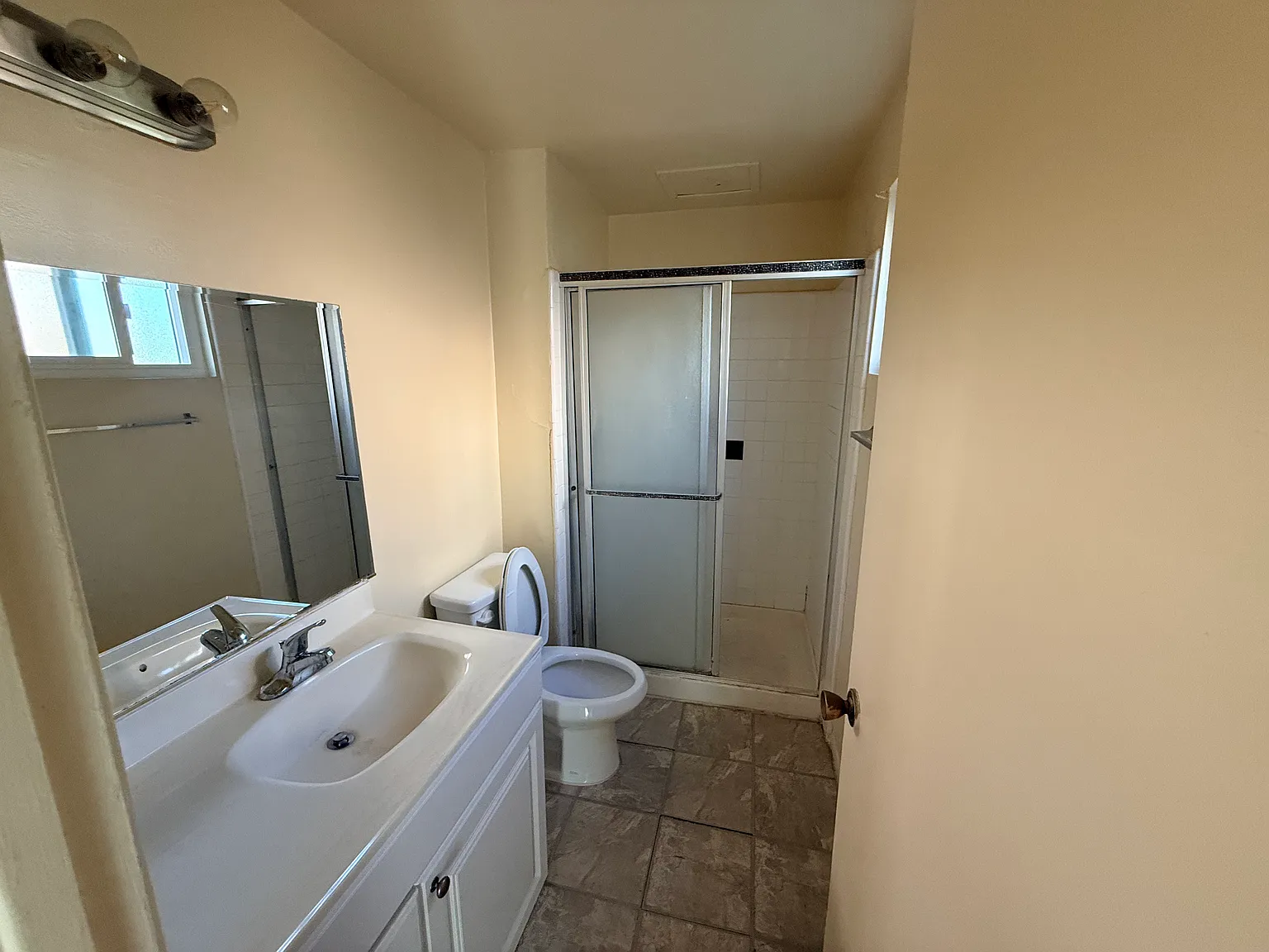2 bed, 1100 sqft, $2,350 — Photo 3