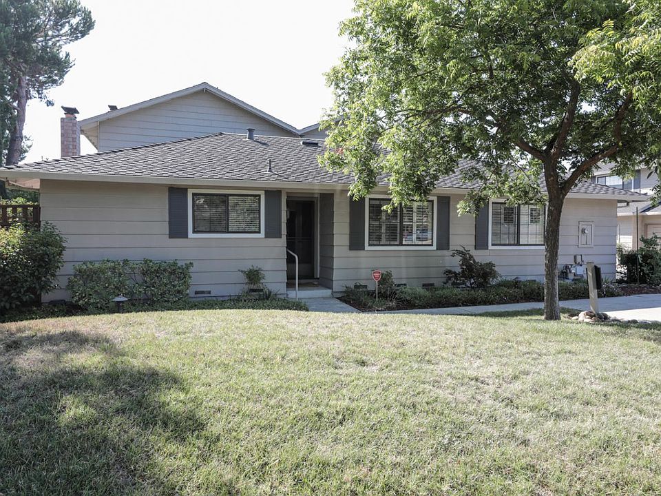 1st image of 18931 Sara Park Cir