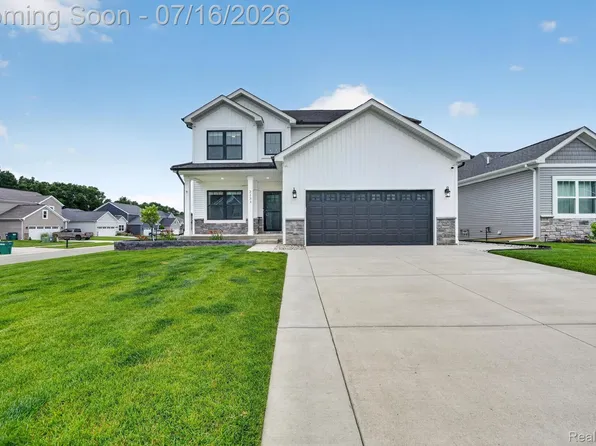 2133 Rolling Hills Dr, Holly, MI 48442