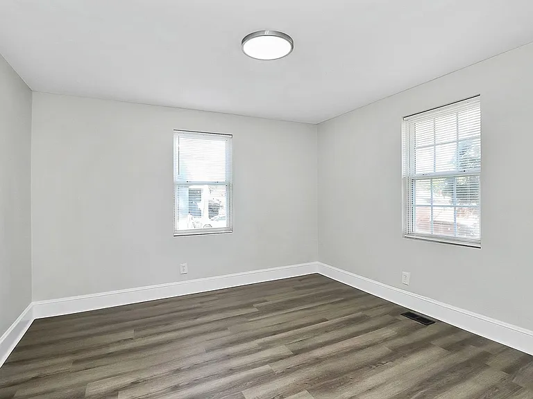 2429 Marlowe Ave — Photo 14