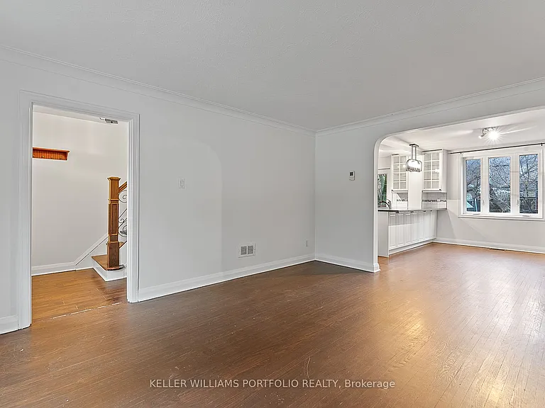 40 Scarboro Cres — Photo 11